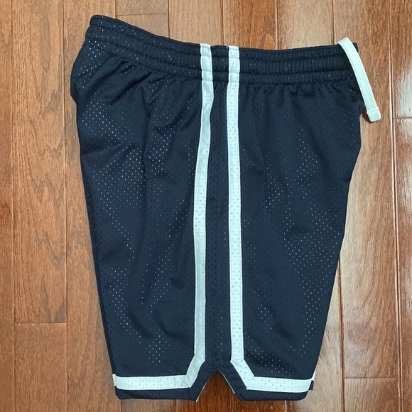 Lands End Navy Blue with White Piping ST. MARY Mesh Shorts - Picture 5 of 7